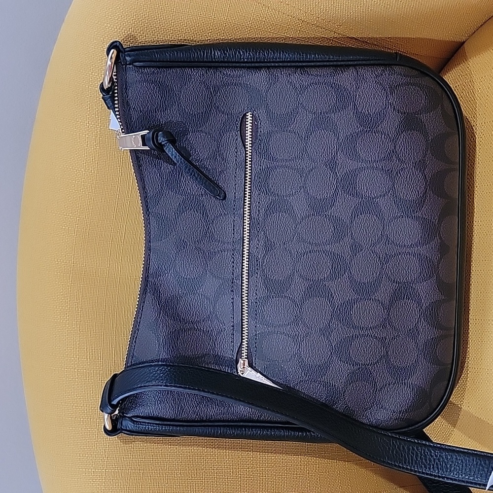 Coach Set - Picture 6 of 9
